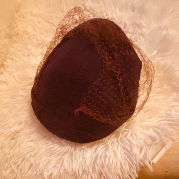 Vintage women’s hat FISK of Chicago burgundy w mesh pillbox style - Picture 10 of 12